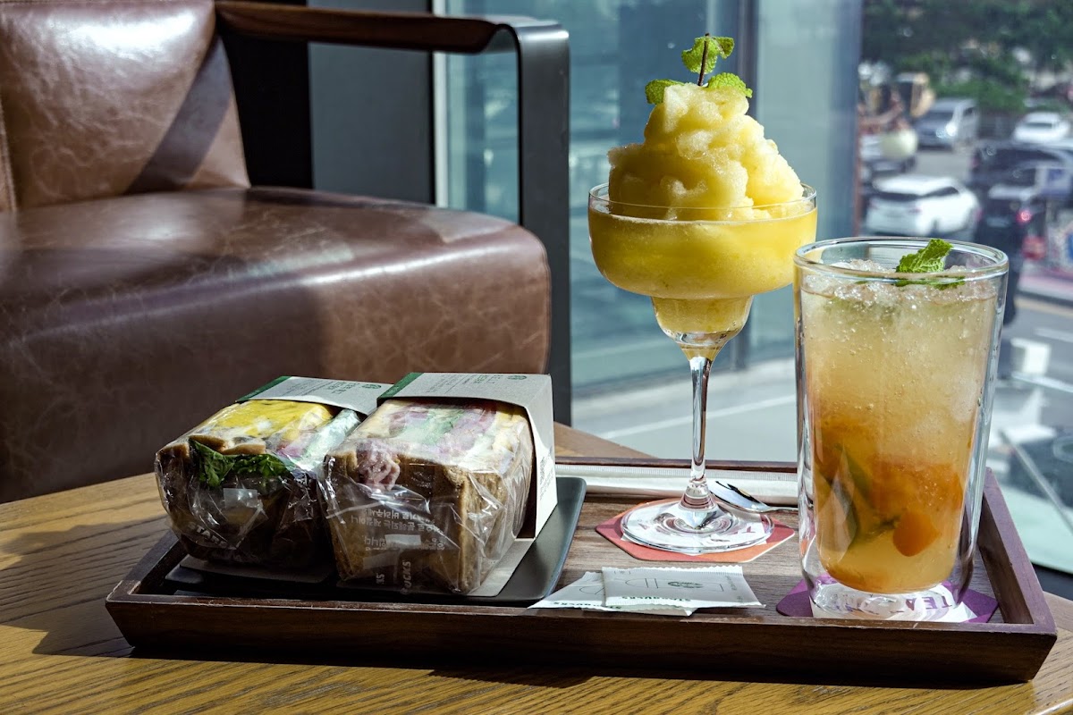 Starbucks Haeundae Dongbaek-3